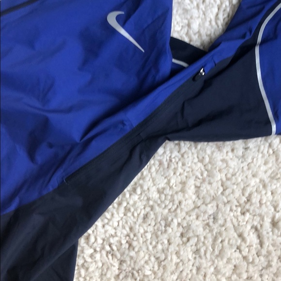 Nike Rain Jacket - Picture 7 of 7
